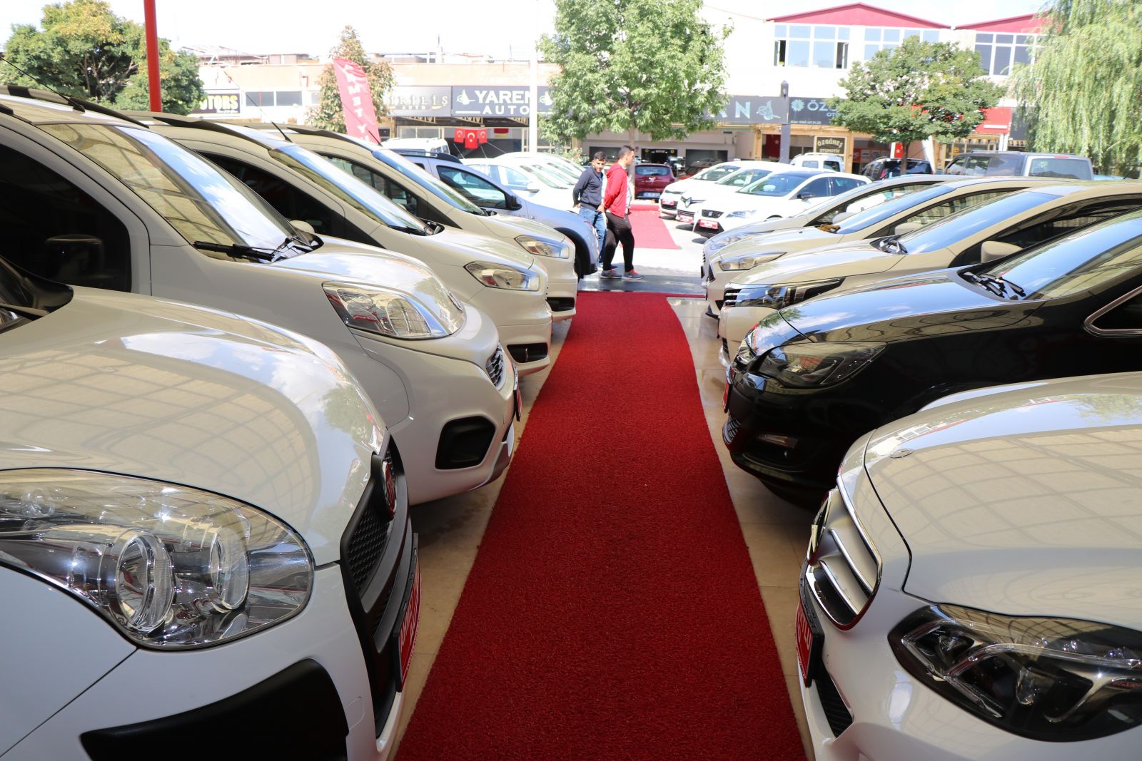 İkinci el araç alacaklara hayati uyarı! Galericiler, fiyatlarda yüzde 15 gibi bir artış bekliyor